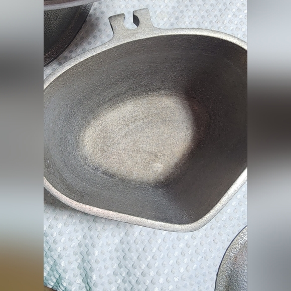 VINTAGE SILVER SEAL EUC CENTURY HAMMERED ALUMINUM TRIANGLE POT - Picture 3 of 6